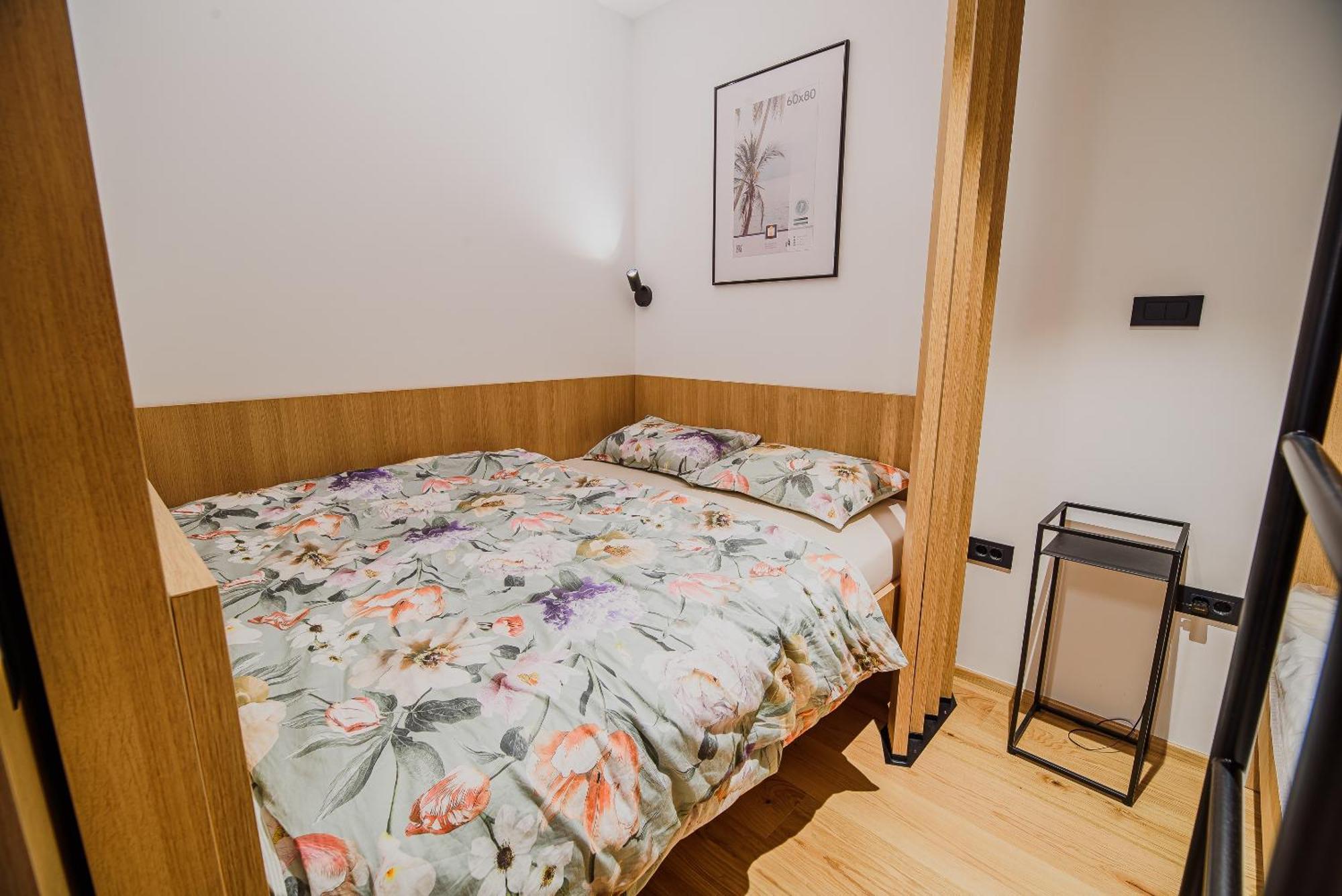 Slavec With Free Onsite Parking Apartment