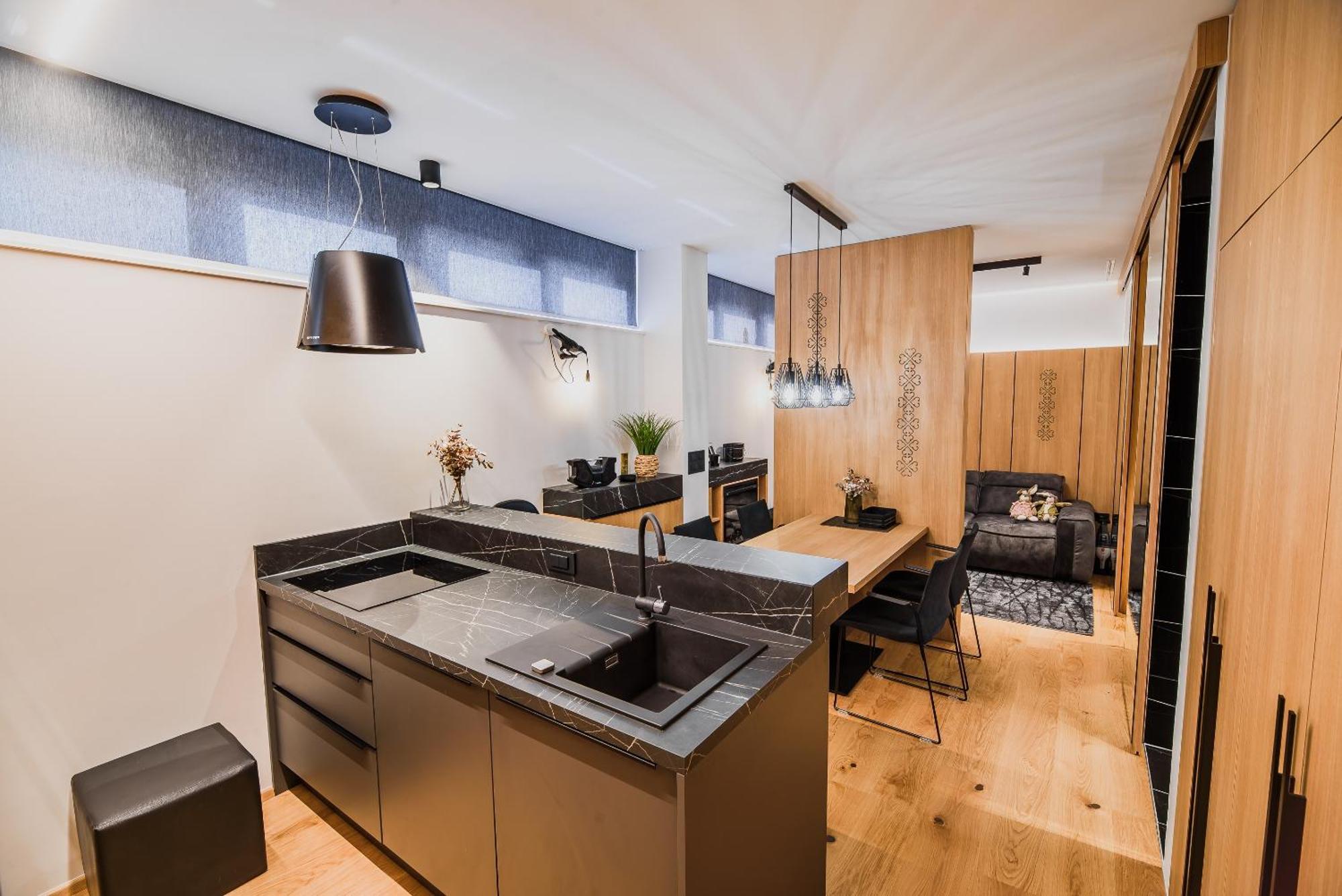 Slavec With Free Onsite Parking Apartment *