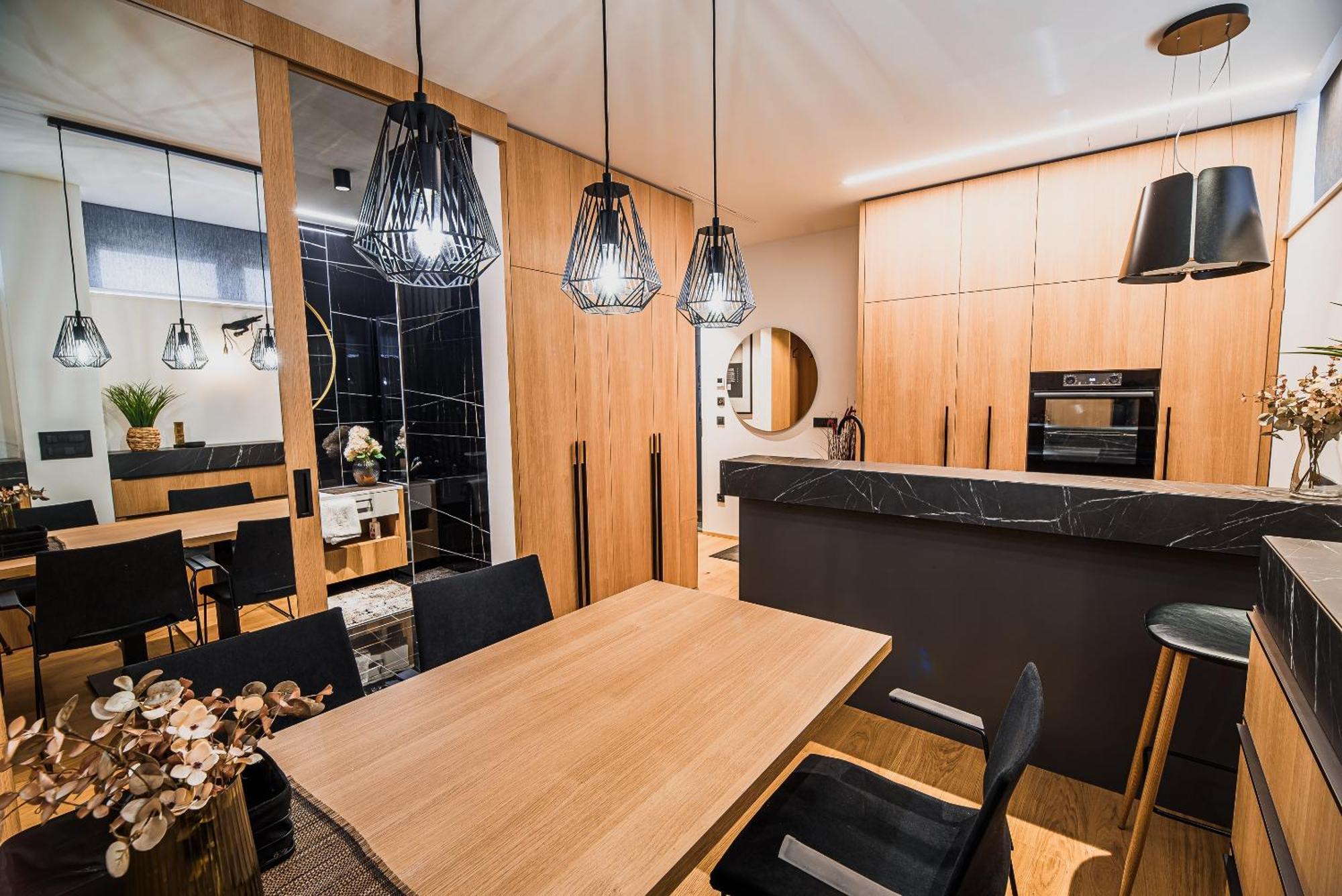 Slavec With Free Onsite Parking Apartment