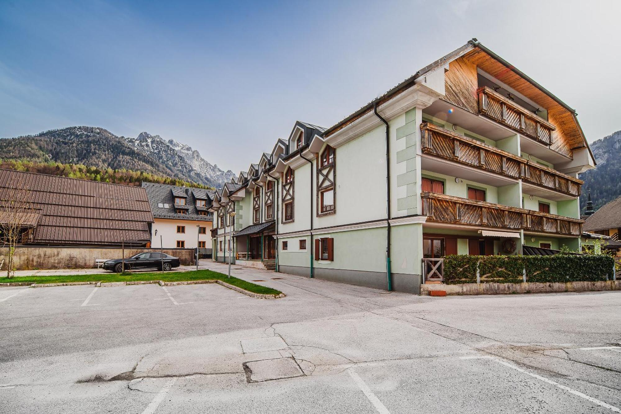 Apartment Slavec With Free Onsite Parking