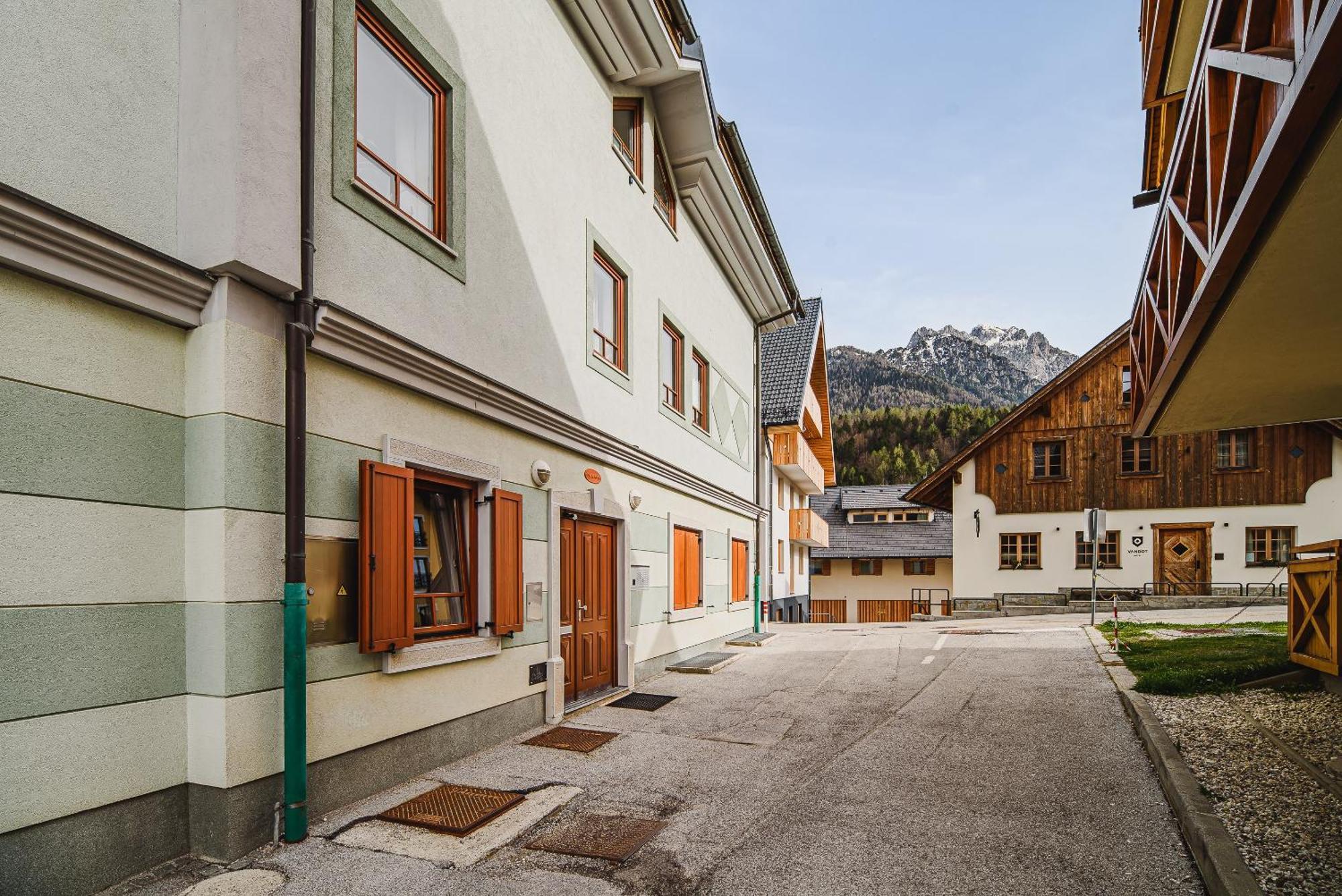 Apartment Slavec With Free Onsite Parking